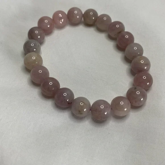 Elegant Pink Amethyst Beaded Bracelet - Picture 3 of 8